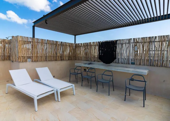 Beautiful Ocean View Penthouse With Private Pool -C301