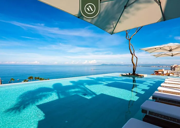 Luxury 1 Bedroom Condo In Pier 57 - Infinity Pool