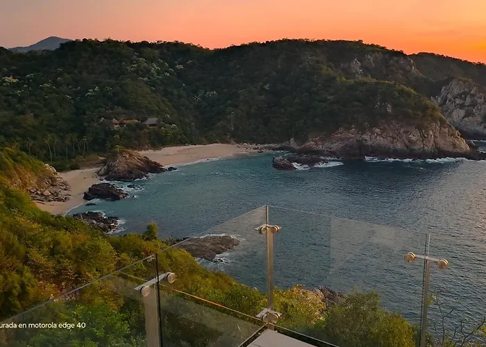 Exclusive Oceanfront Casa Di Luca