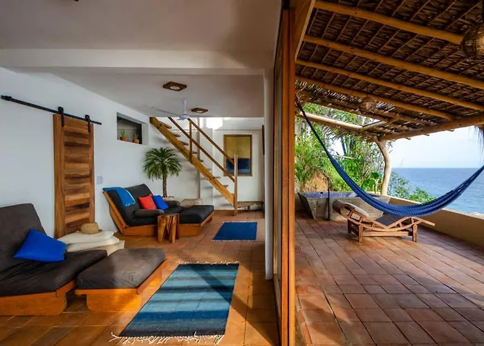 Lazuli Cielo - Beachfront Loft