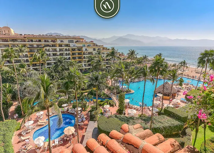 Beachfront 3 Bedroom Condo With Pools - Beachclub