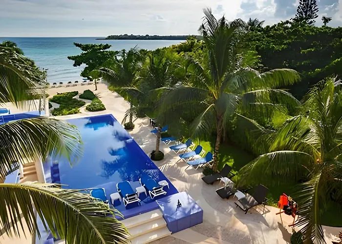 13Bdr Villa Bellamar Akumal - Private Chef - Beachfront - Weddings-Business Retreats-Golf-Family