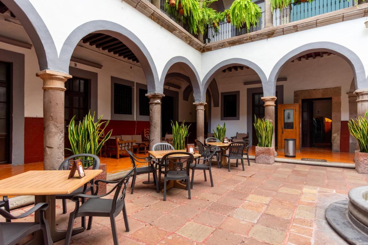 Hidalgo 3*