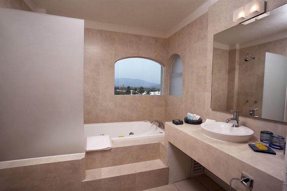Camino Real Hotel