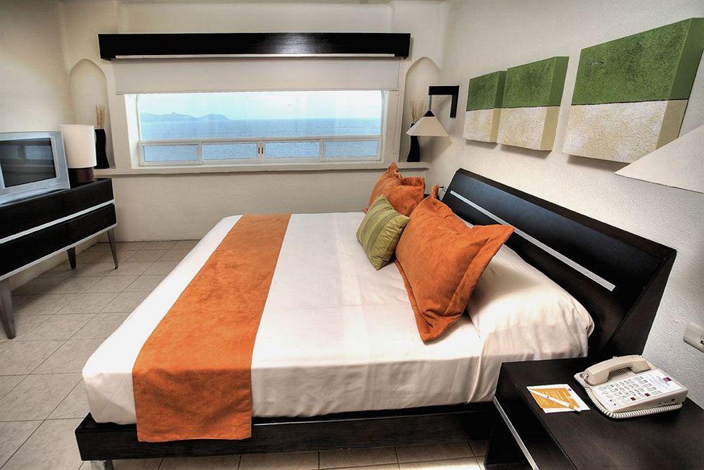 Camino Real Hotel 5*