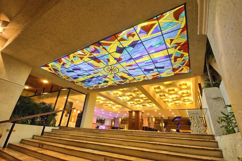 Golden Parnassus & (adults Only) Hotel