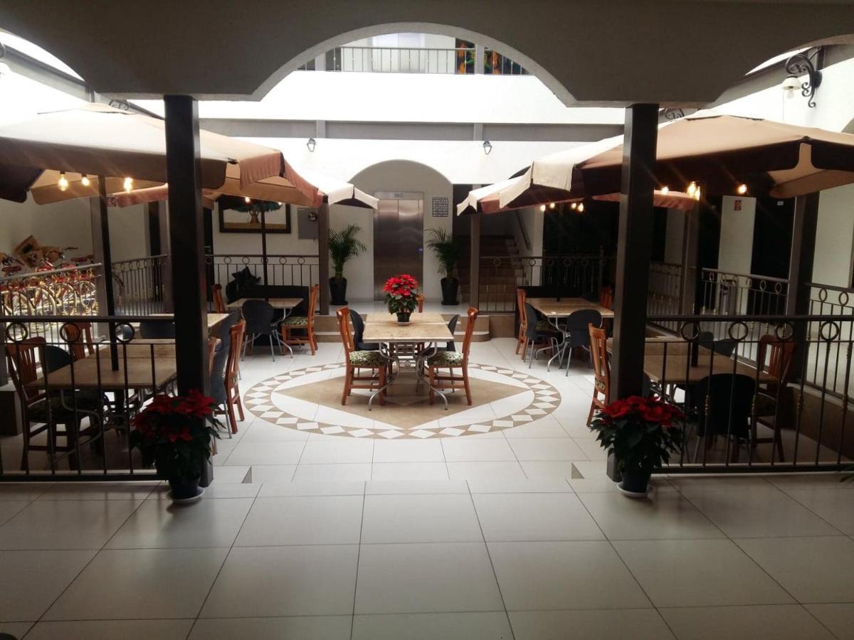 Hotel Sanjo
