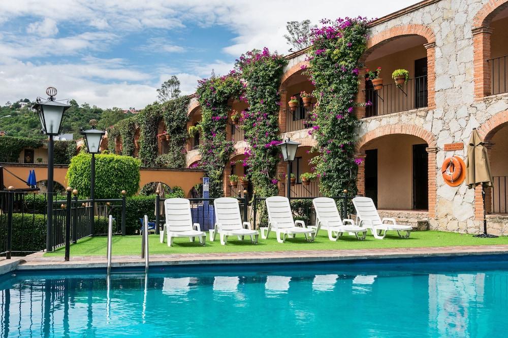 Hotel Abadia Tradicional 4*