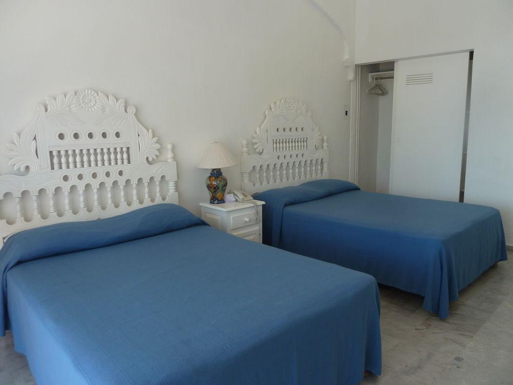 Aparthotel Dolphin Cove 4*