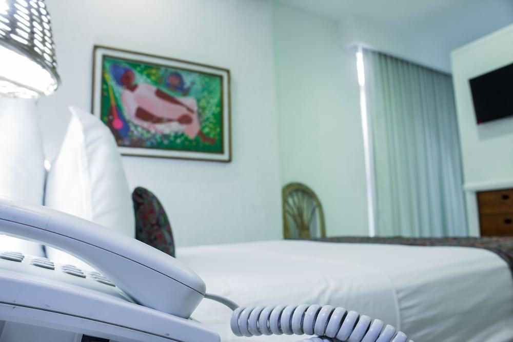 Western Chahue 4*