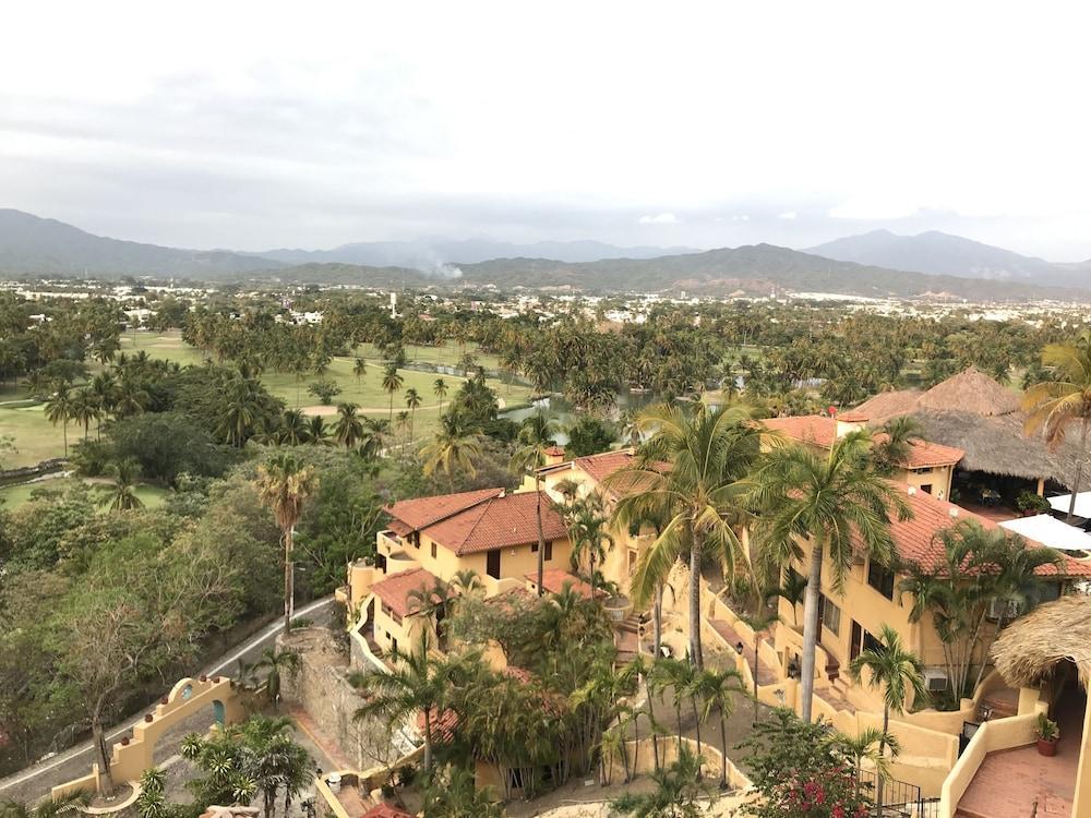 Hotel Plaza Tucanes