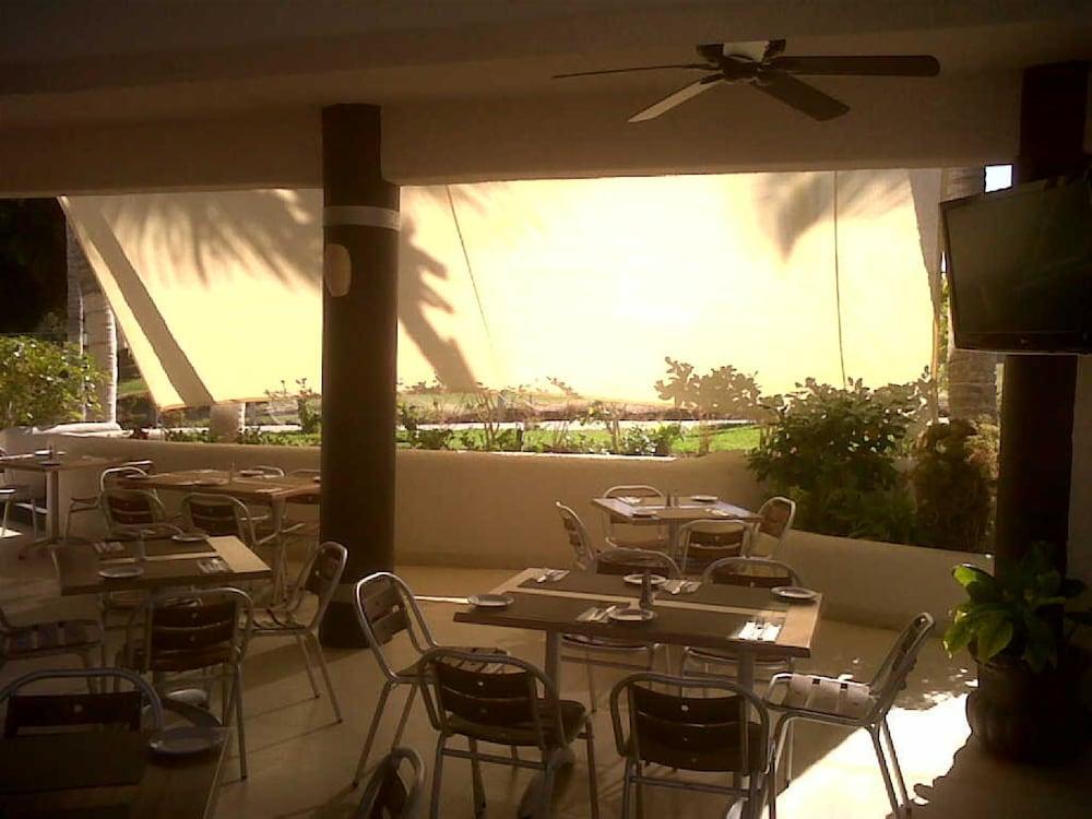 Hotel Park Royal Cabos 4*