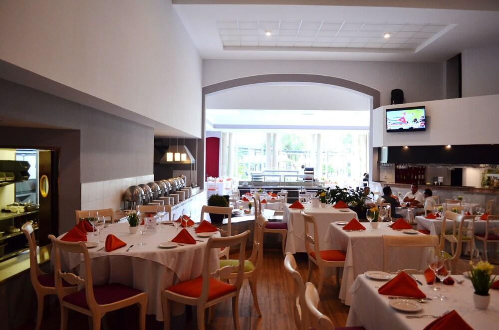 Plaza Camelinas 4*