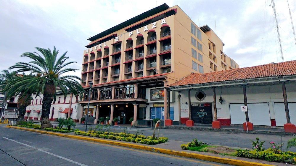 Plaza Uruapan 4*