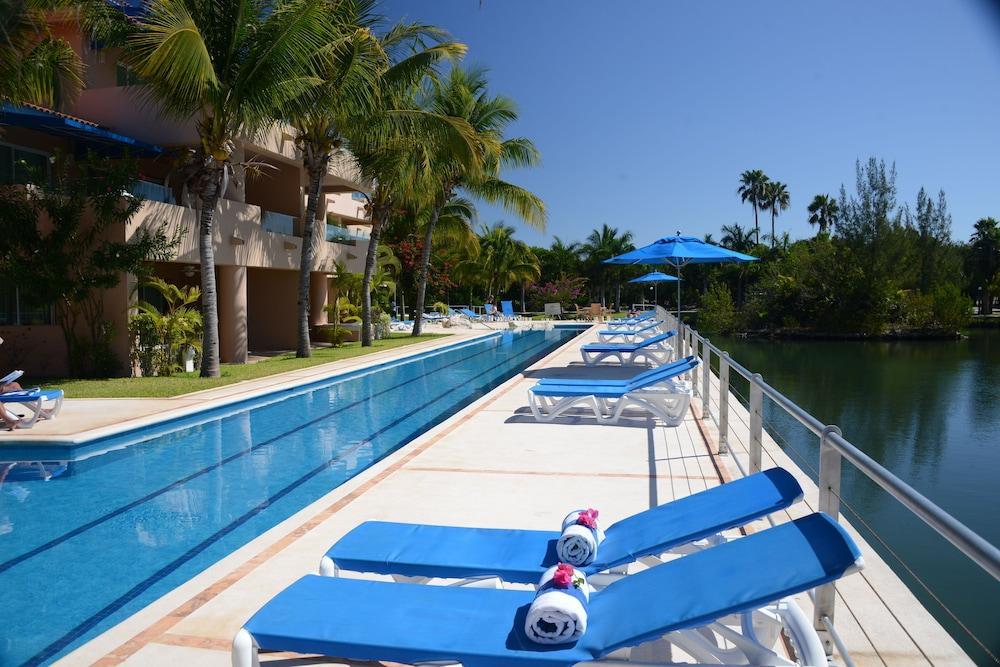 Porto Bello Gran Marina Puerto Aventuras