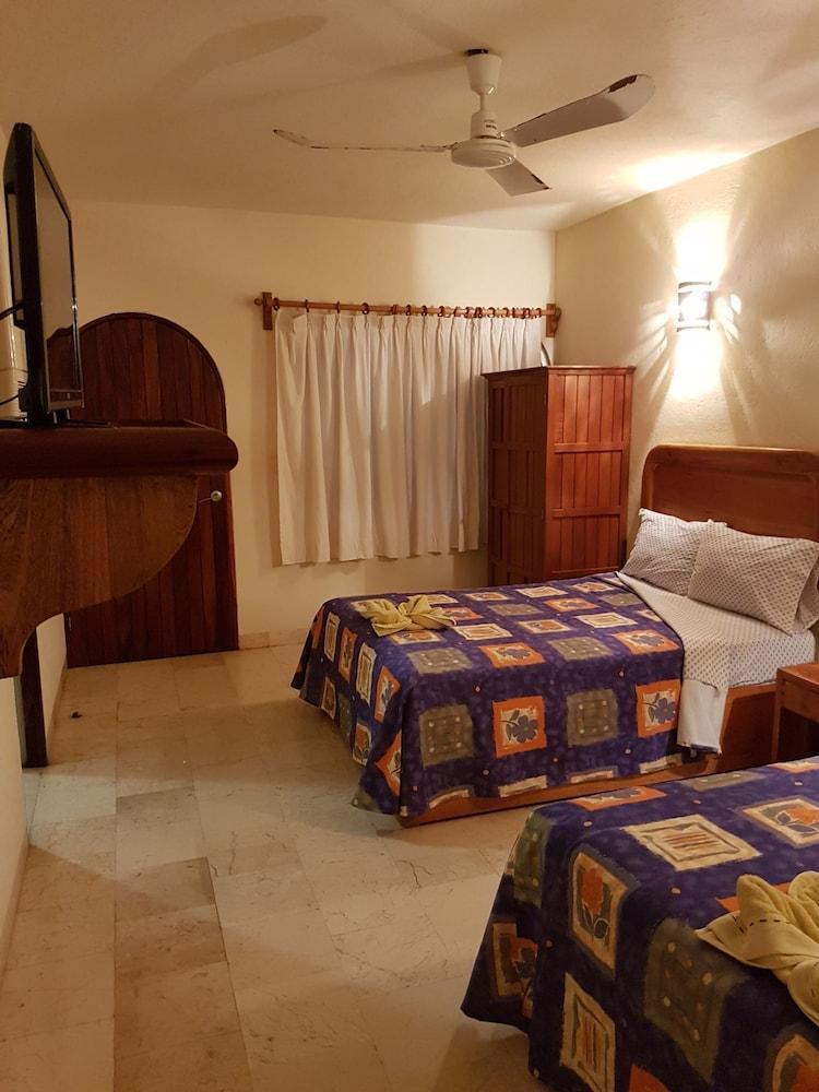 Hotel Kootznoowoo 3*