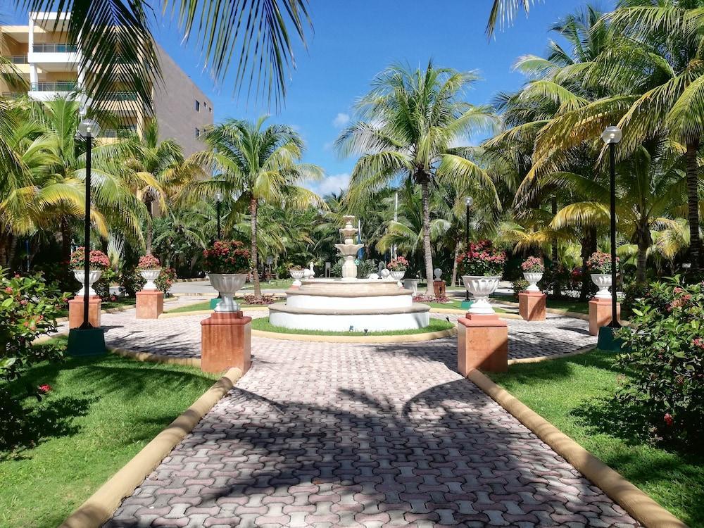 Resort El Dorado Seaside Palms, Catamaran, Cenote & Inclusive (adults Only)