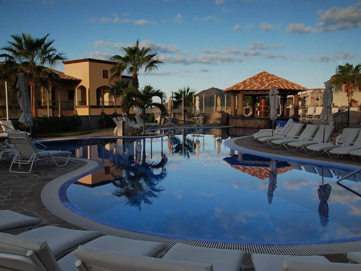 Pueblo Bonito Sunset Resort