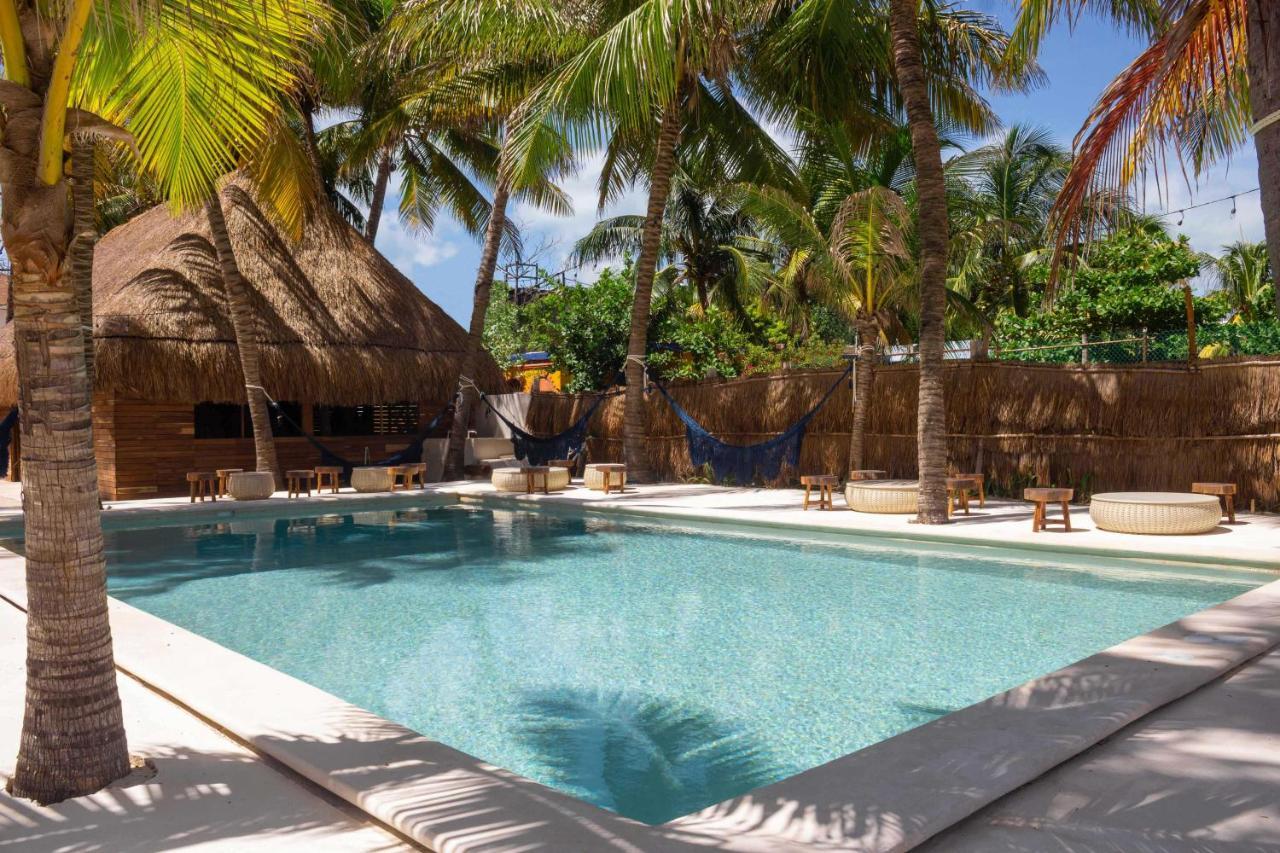 Hotel Selina Poc Na