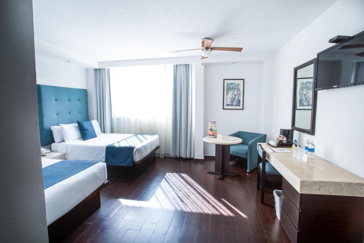 Real De Hotel 4*