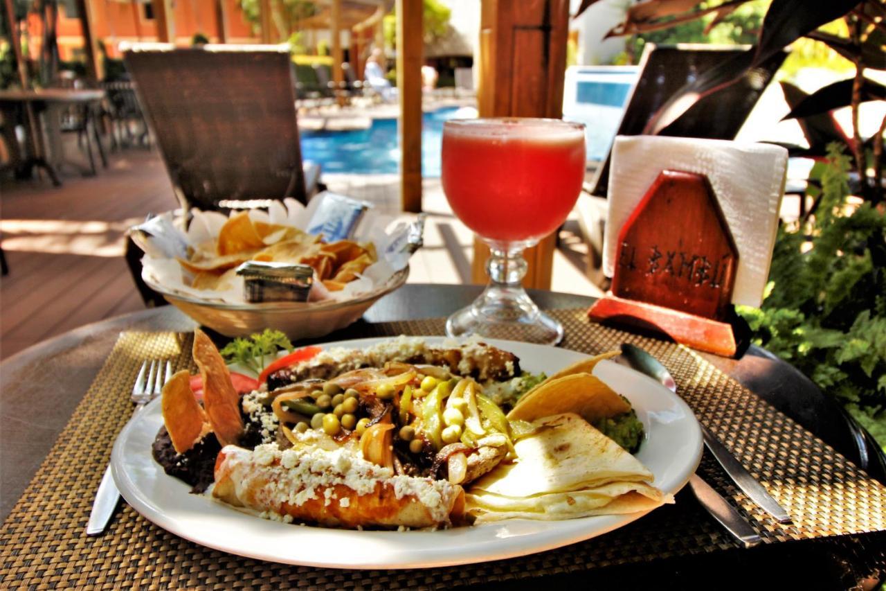 Hotel Maya Tulipanes 4*