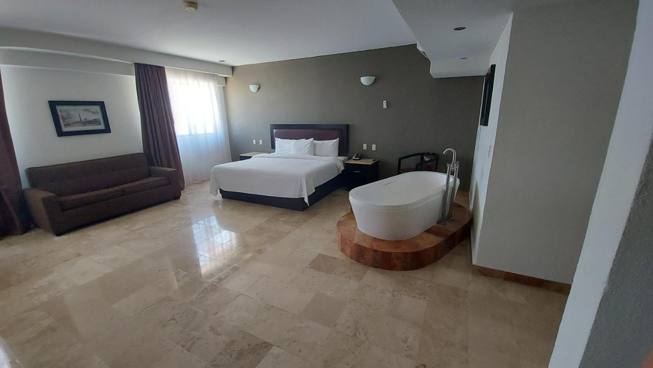 Imperio De Angeles Executive Poliforum Hotel 4*
