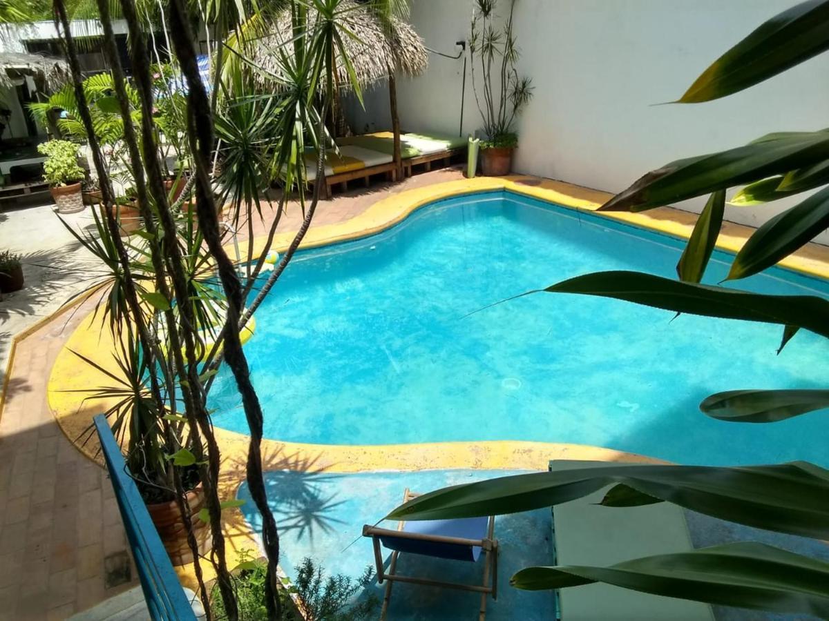 Aparthotel Brisamar Guesthouse