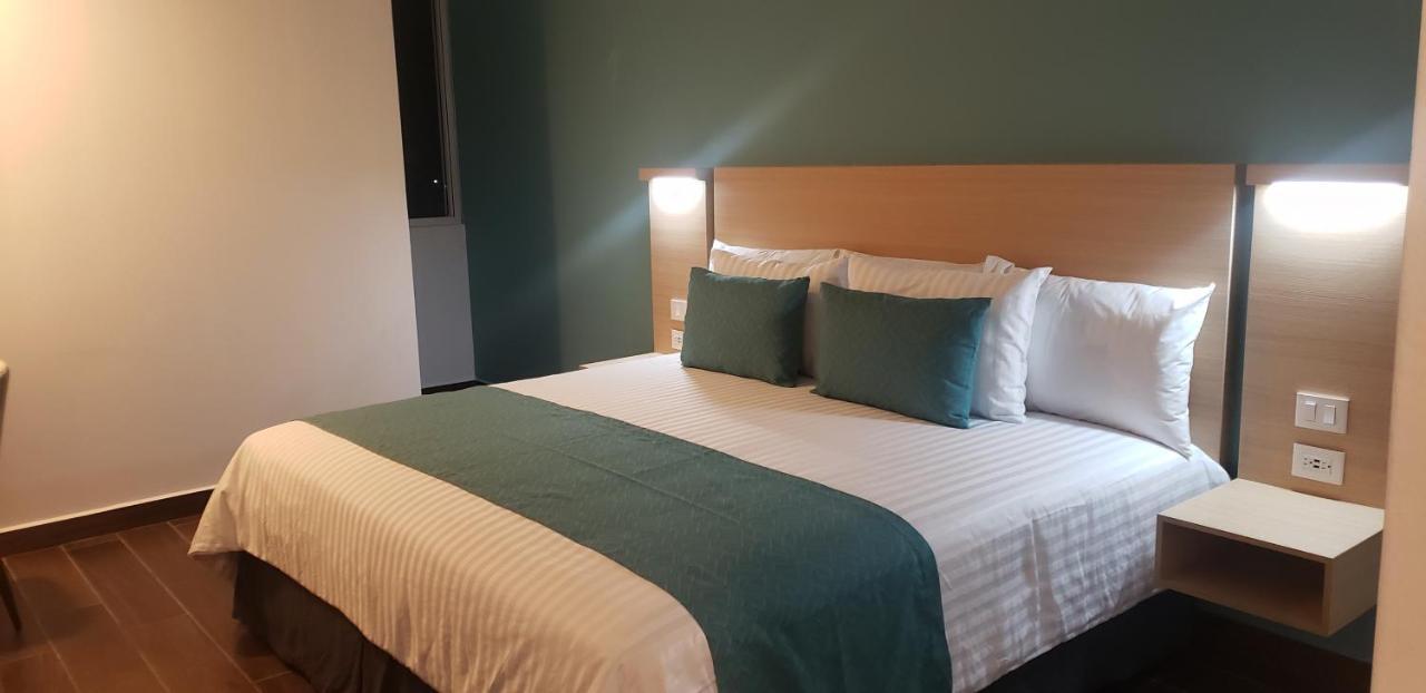 Hotel Plaza Sol
