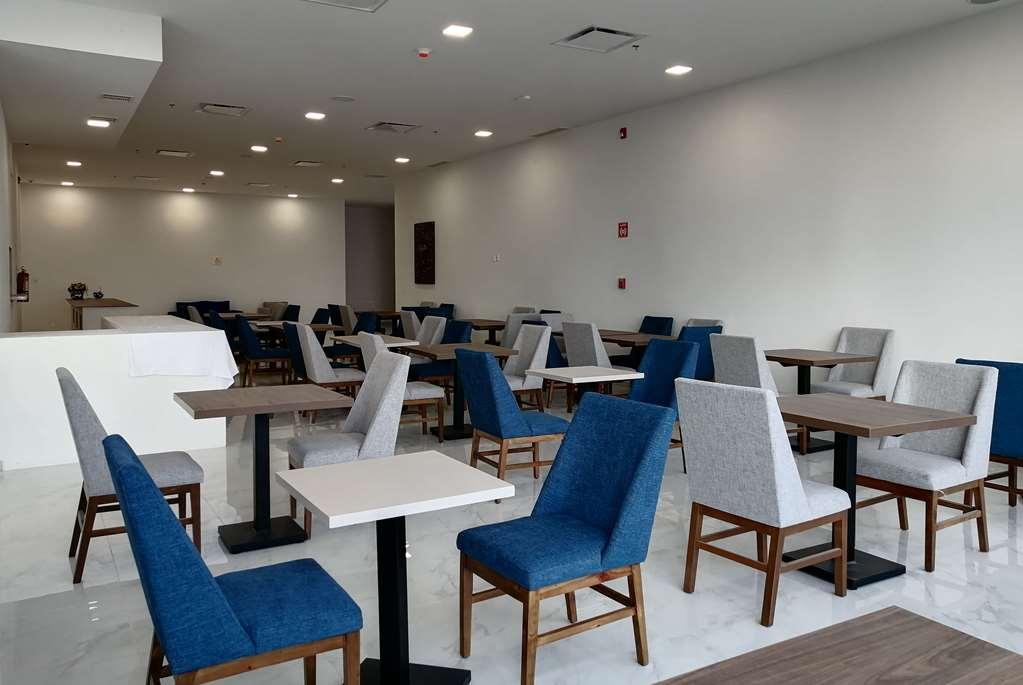 La Quinta By Wyndham Palmas Angelopolis Hotel