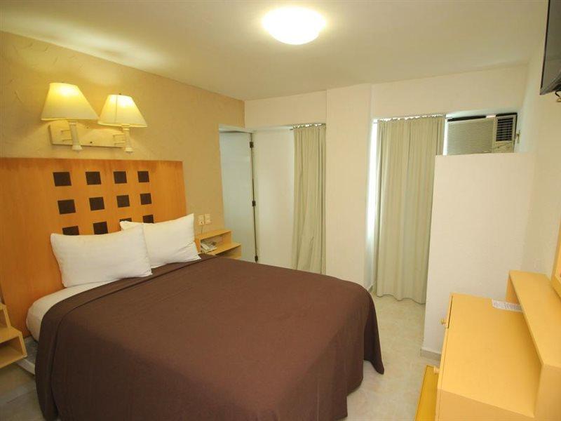 Del Carmen 3*
