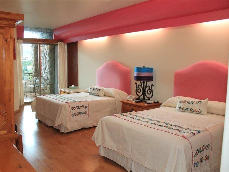 Hotel Xadani 4*