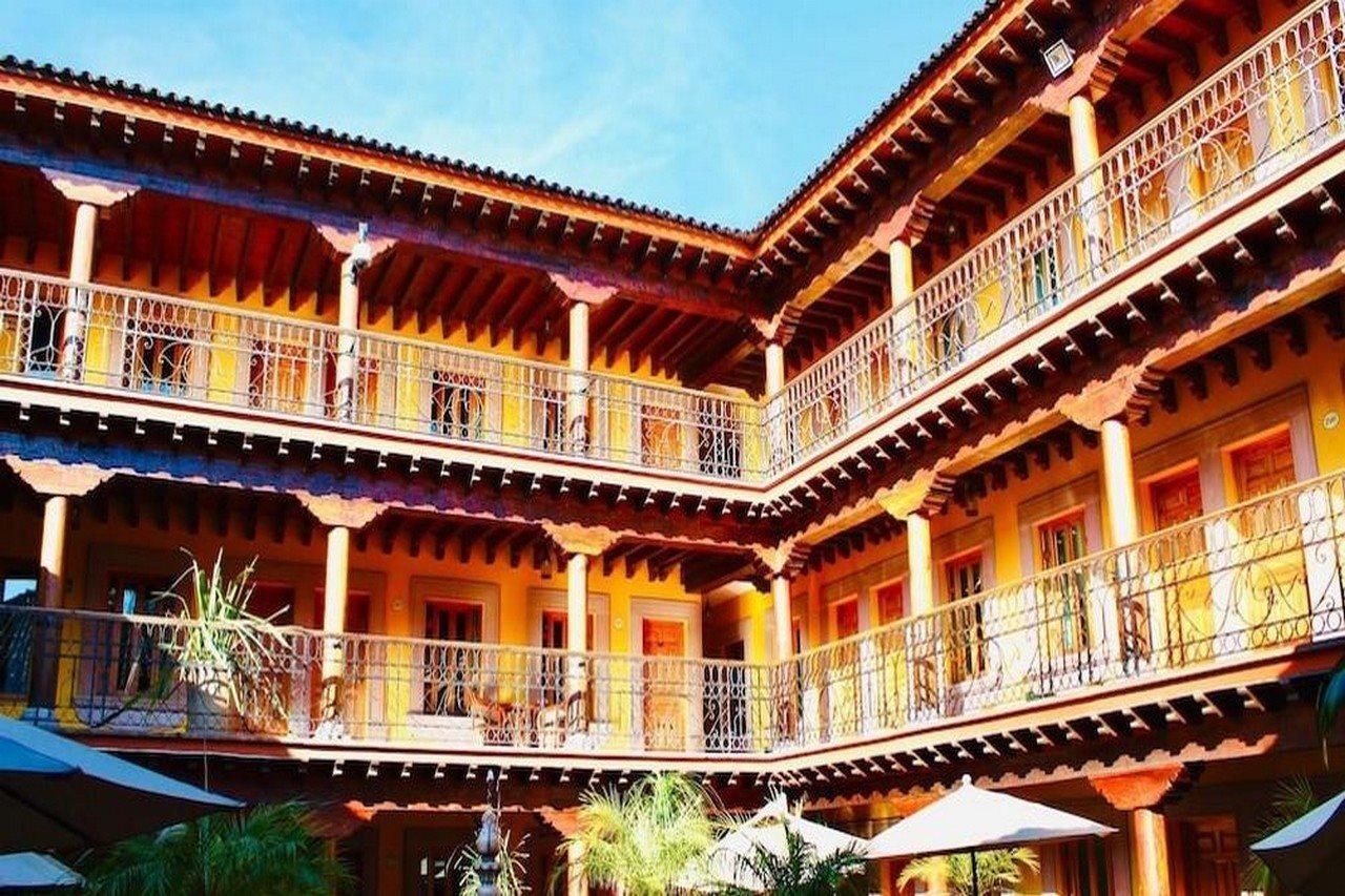 La Parroquia Hotel