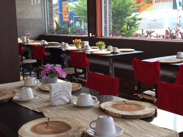 San Miguel, En El Centro - Desayuno Gratis