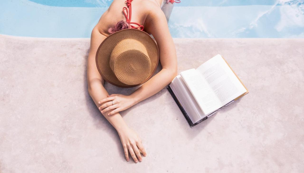 Albatros By Bedsfriends (adults Only) Hotel