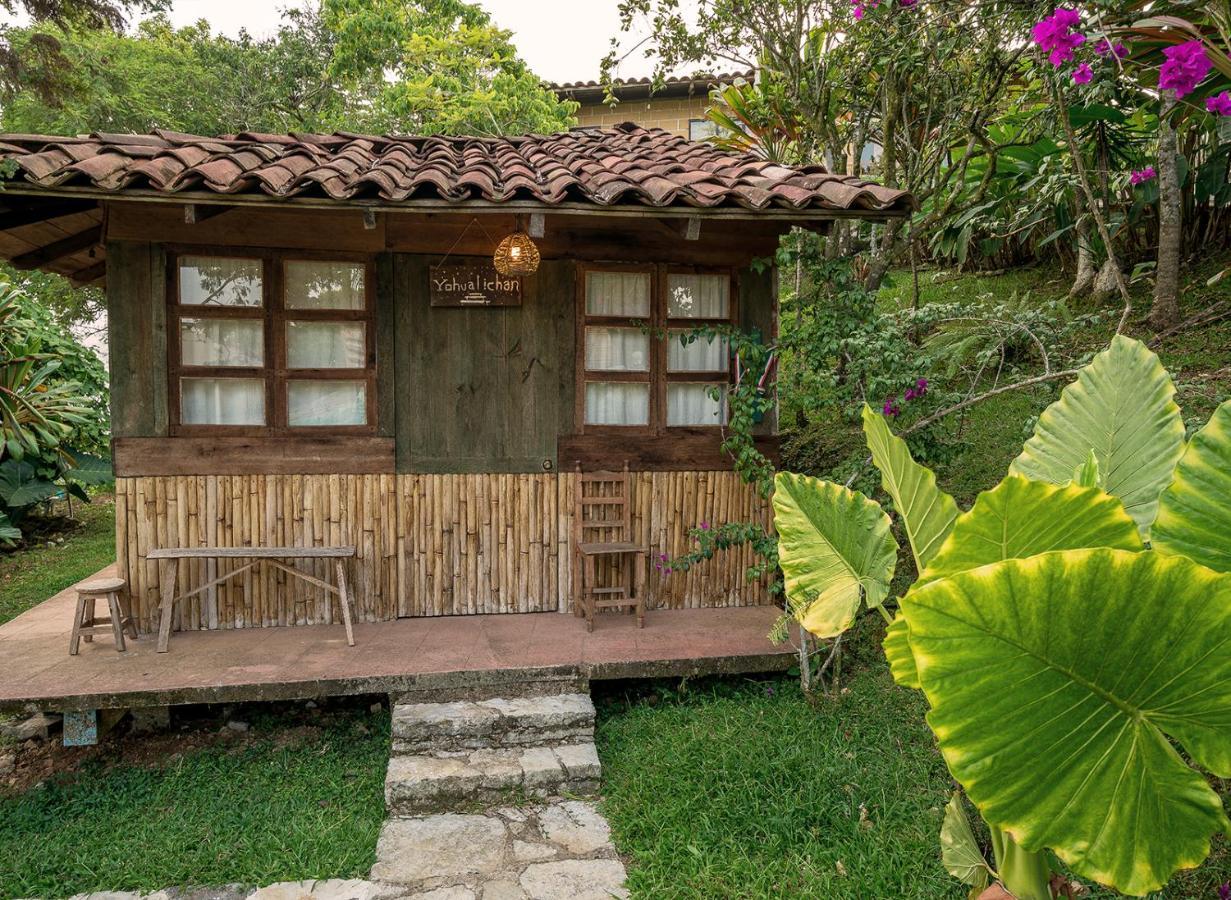 Achicuales Hotel *