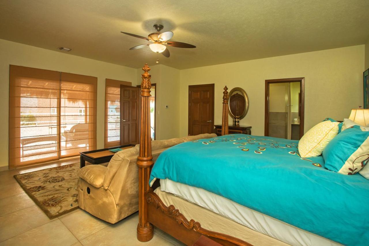 Bed & Breakfast Beach House Luxury Vacation - Paradise Has 2 Private Master Suites Ocean & Garden View *