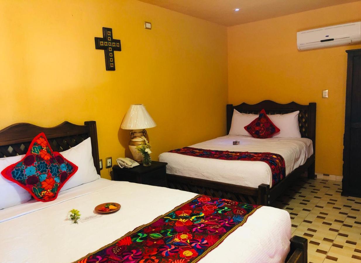 Camino Mexicano & Hotel