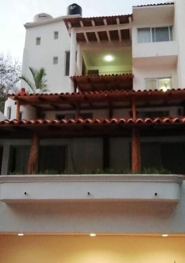 Guest house La Vivienda *