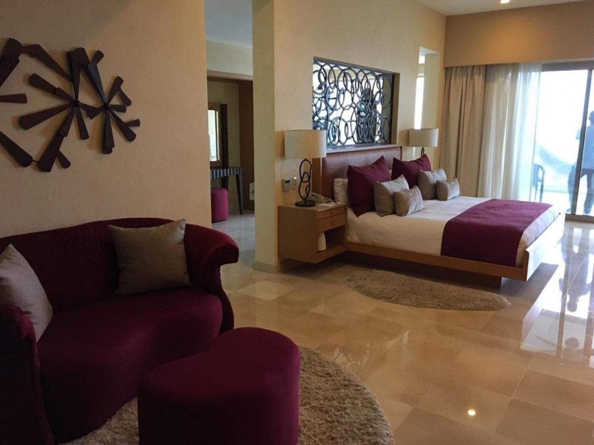 At Garza Blanca Preserve &