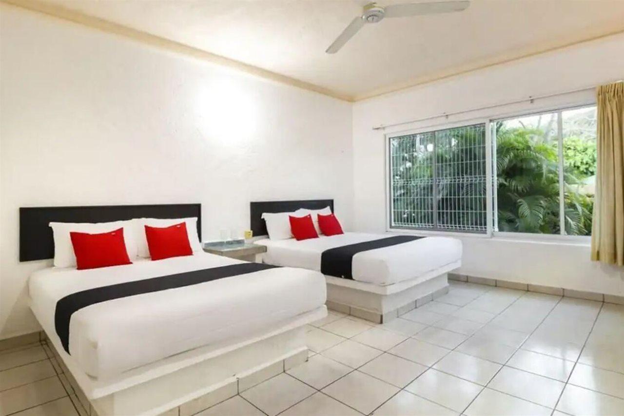 Parotas Hotel Manzanillo
