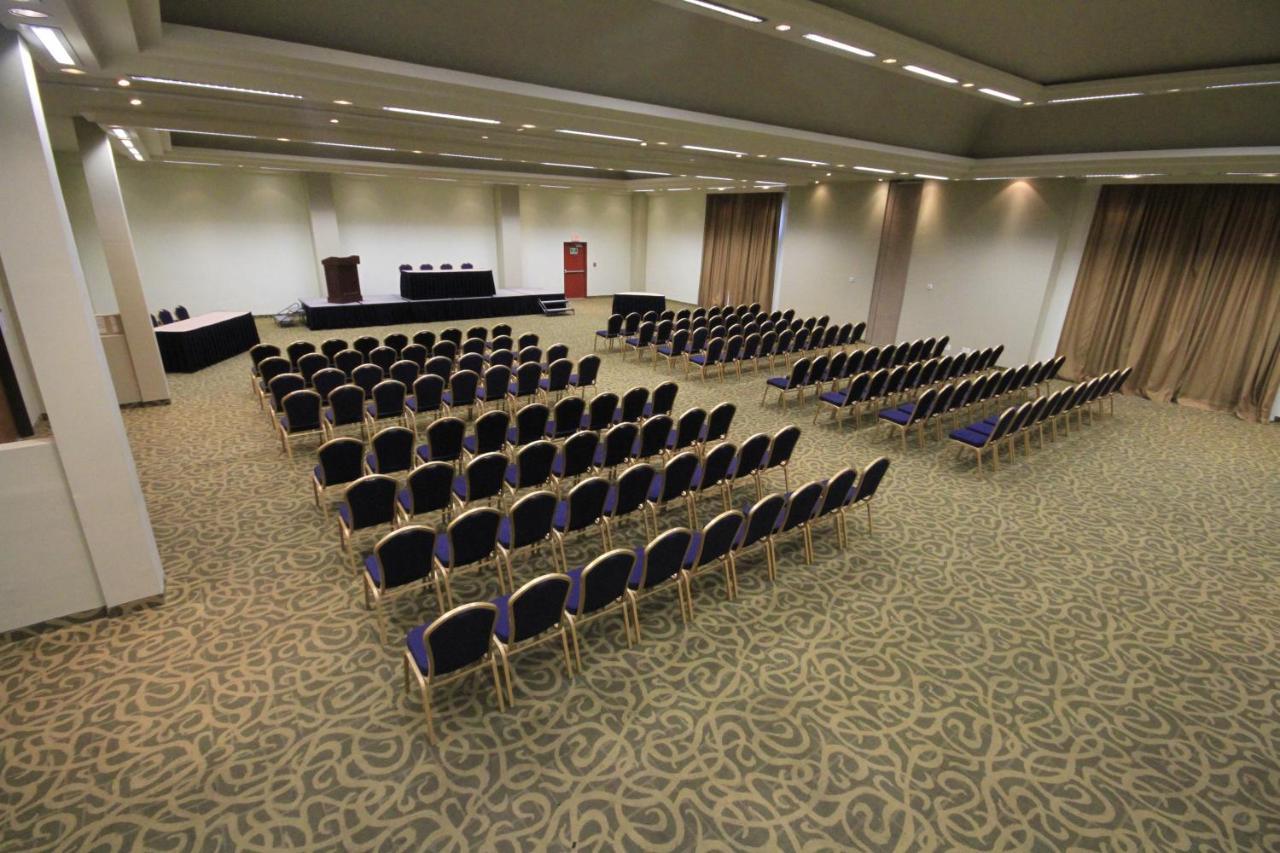 Hotel Crowne Plaza Aeropuerto By Ihg 5*