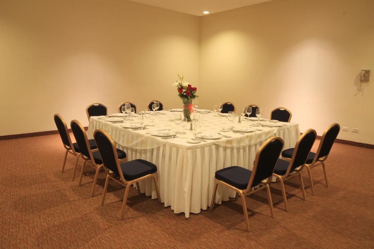 Hotel Crowne Plaza Aeropuerto By Ihg