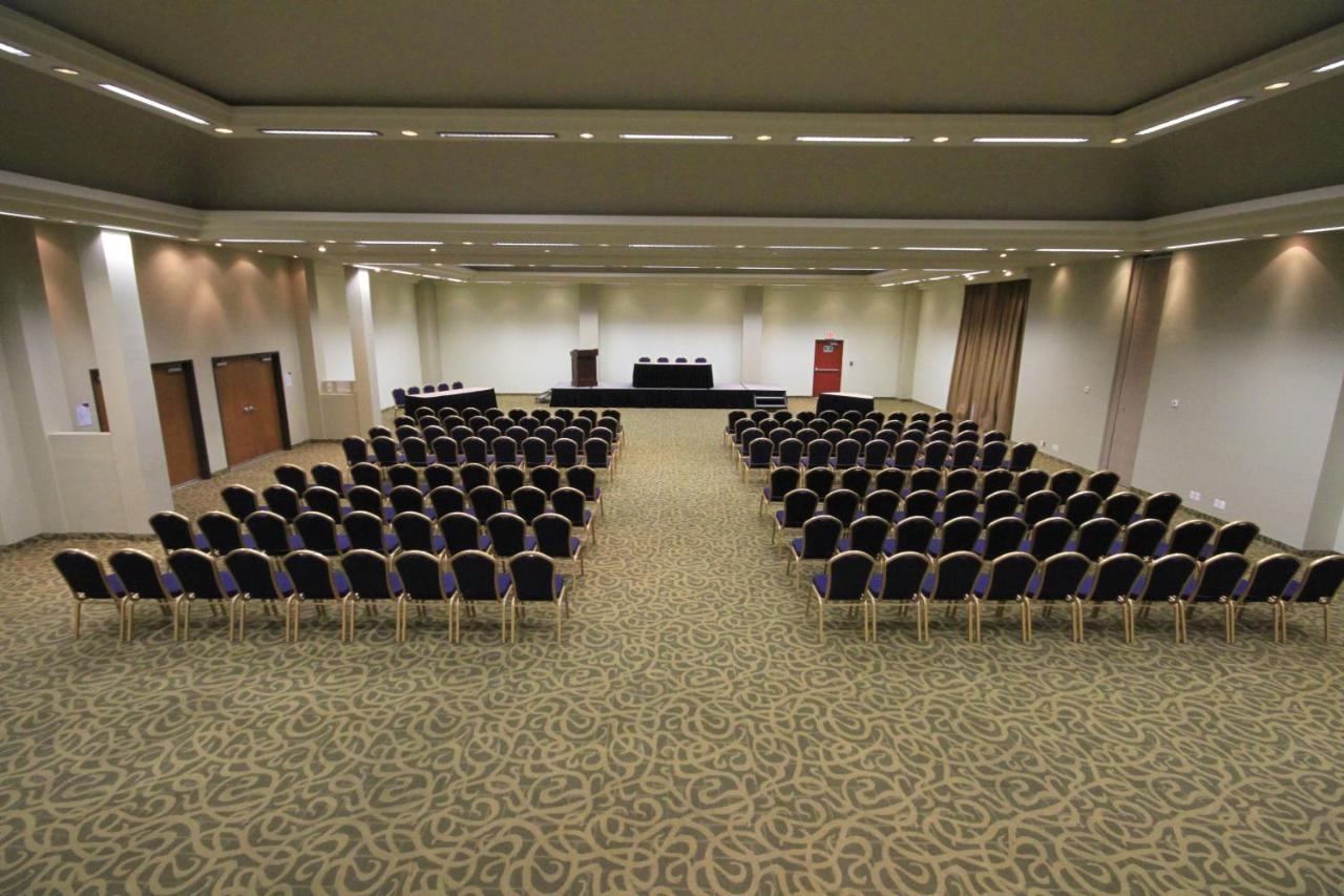 Hotel Crowne Plaza Aeropuerto By Ihg 5*