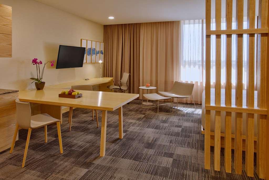 Galeria Plaza Hotel 5*