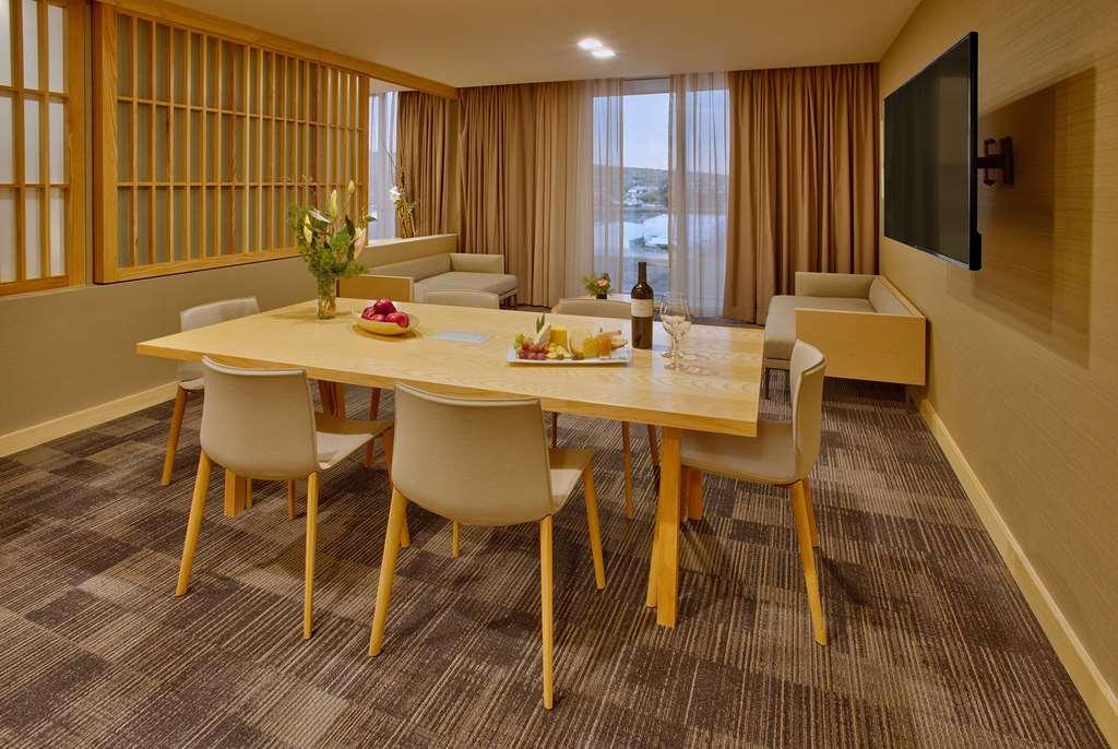 Galeria Plaza Hotel 5*
