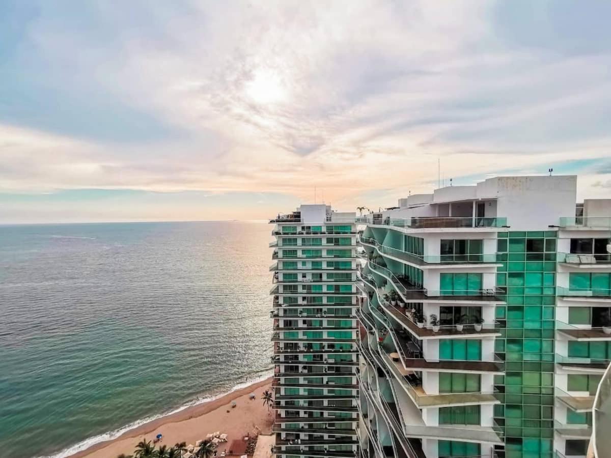 Icon Vallarta- Ph Rooftop With Jacuzzi! Puerto Vallarta