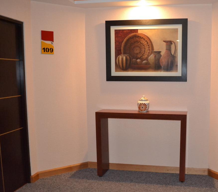 & Panama Hotel