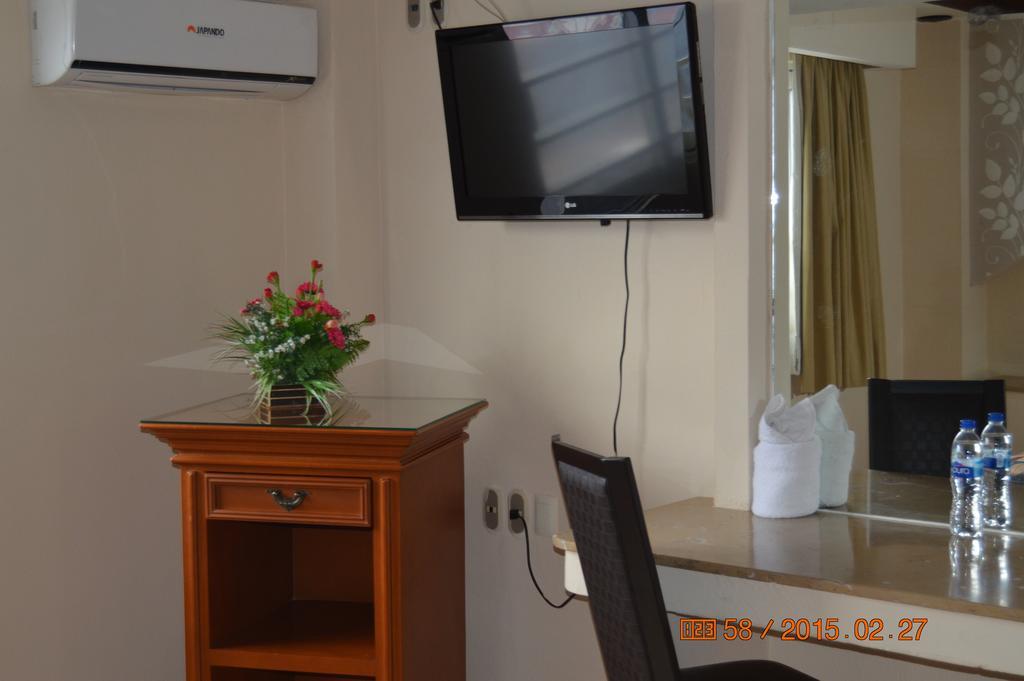 Hotel Impala -atras Del Ado Veracruz