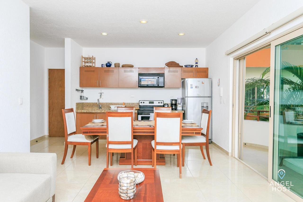 Perfectly Situated Between The Beach & Town By Stella Apartment *