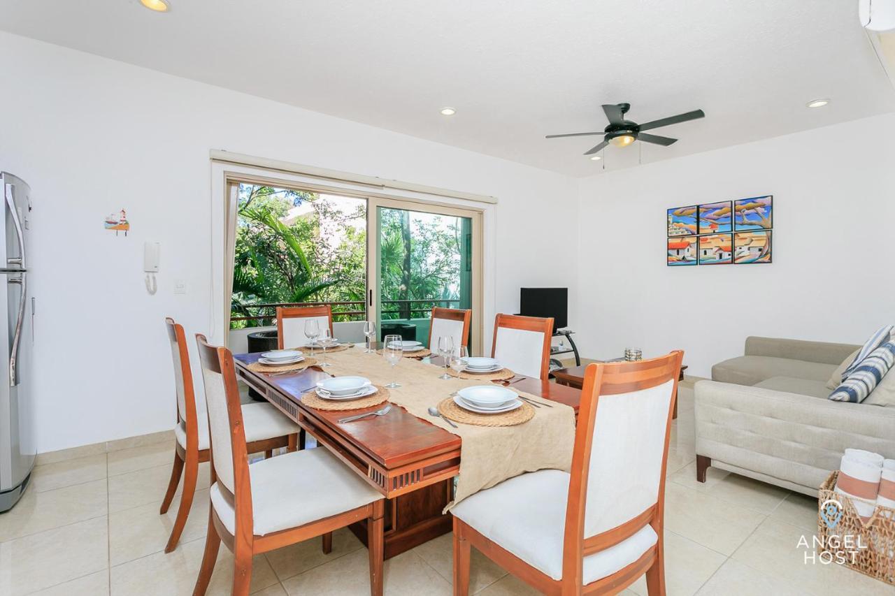 Perfectly Situated Between The Beach & Town By Stella Apartment *